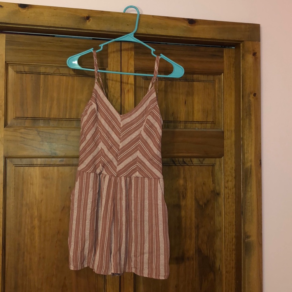 ONE CLOTHING Cute V-neck Mauve Romper